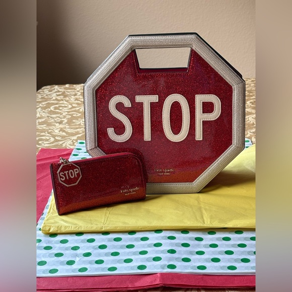 🚦🚦🚦 KATE SPADE DETOUR GLITTER PATENT LEATHER 3D STOP SIGN CROSSBODY & WALLET 🚦🚦🚦 - Picture 2 of 16